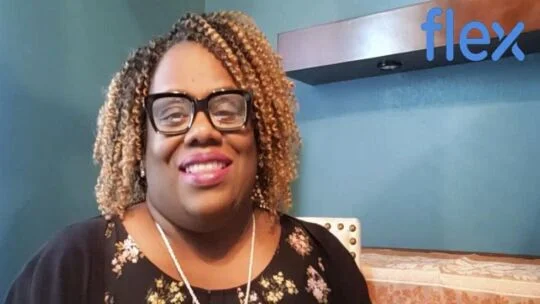 Sharon Johnson, directora senior de cumplimiento de recursos humanos en Flex