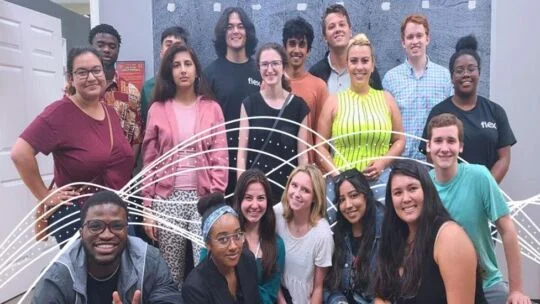 Celebrando el Día Nacional del Interno con nuestros pasantes en todo el mundo